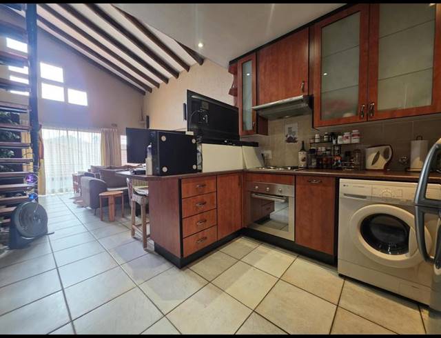 2 BEDROOM TOWNHOUSE FOR SALE IN NEW REDRUTH
